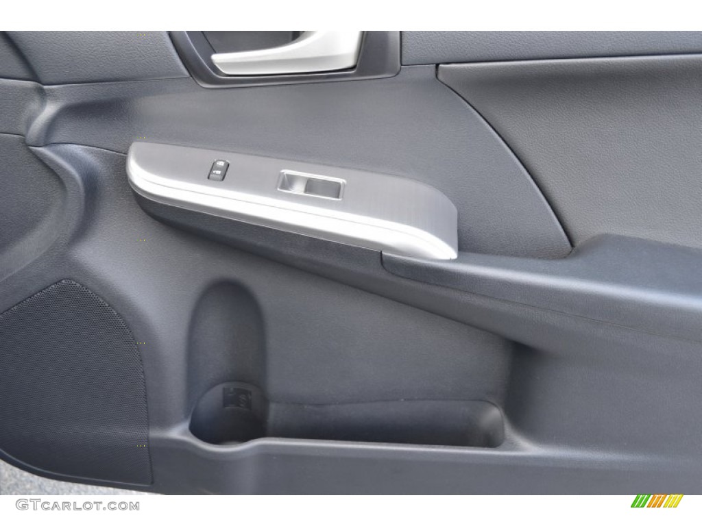 2013 Camry SE - Magnetic Gray Metallic / Black photo #17