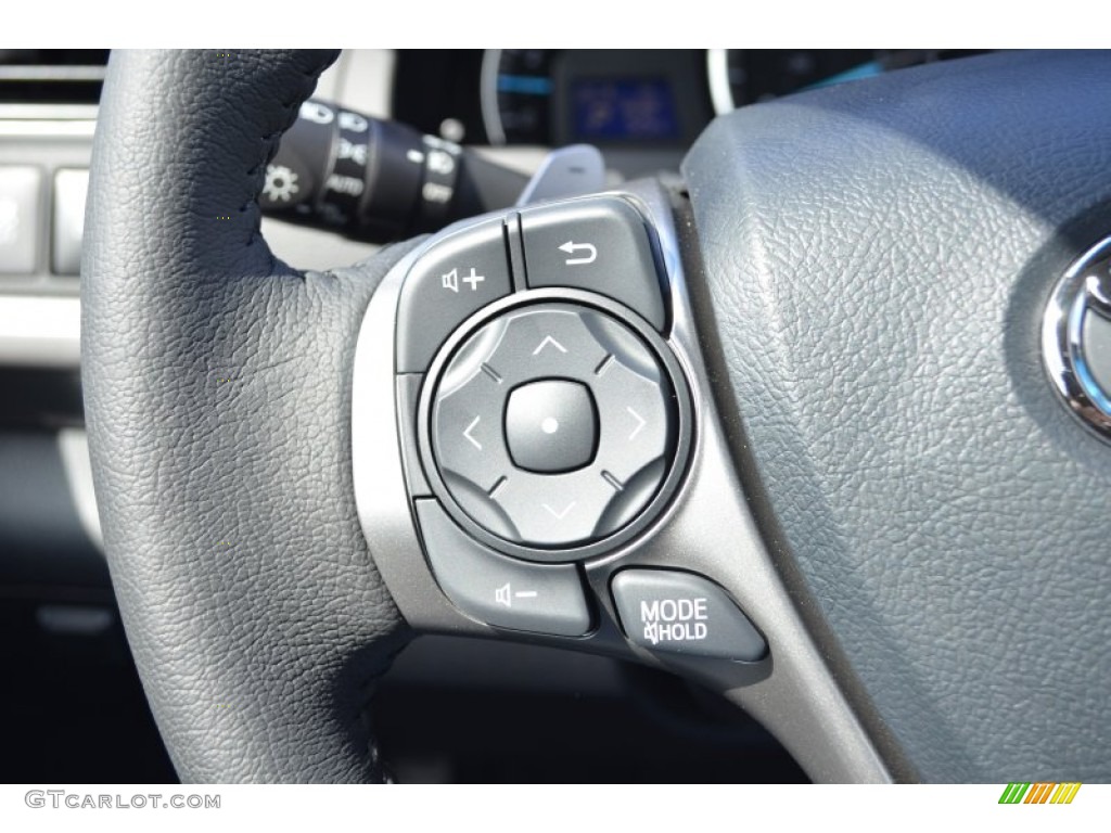 2013 Toyota Camry SE Controls Photo #78351302