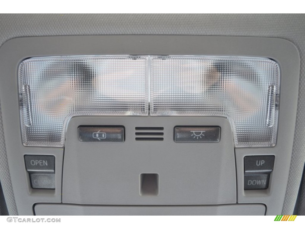 2013 Camry SE - Magnetic Gray Metallic / Black photo #34