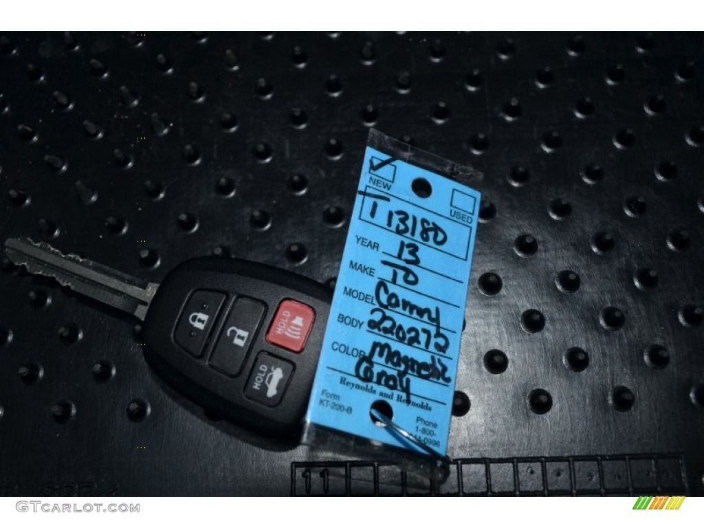2013 Camry SE - Magnetic Gray Metallic / Black photo #36