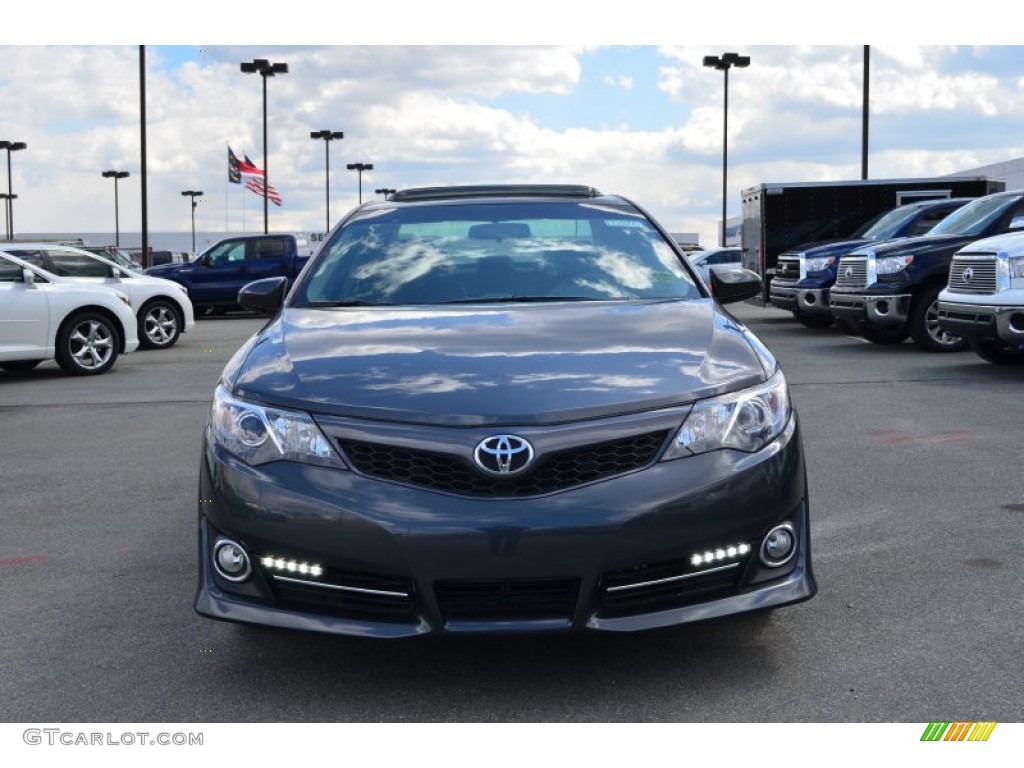 2013 Camry SE - Magnetic Gray Metallic / Black photo #37