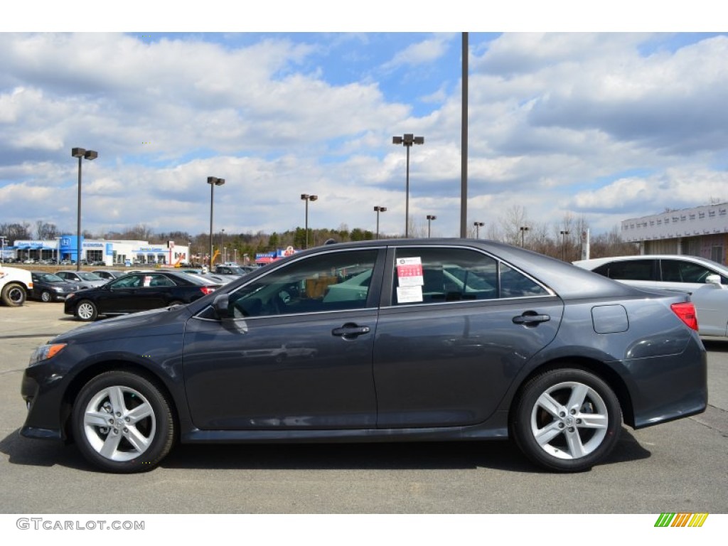 2013 Camry SE - Magnetic Gray Metallic / Black photo #2