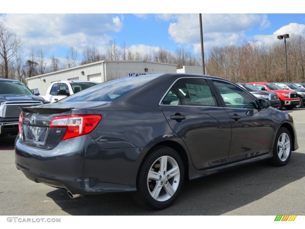 2013 Camry SE - Magnetic Gray Metallic / Black photo #5