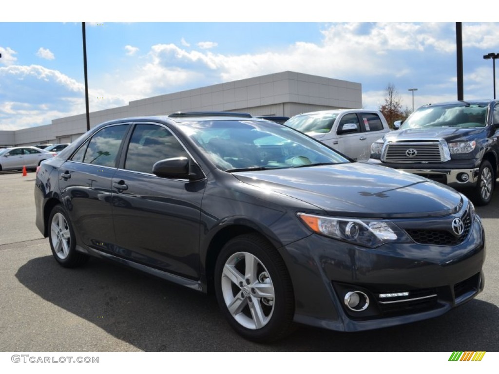 2013 Camry SE - Magnetic Gray Metallic / Black photo #7