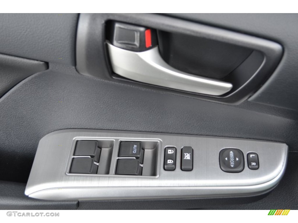 2013 Camry SE - Magnetic Gray Metallic / Black photo #9