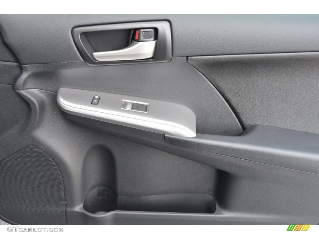 2013 Camry SE - Magnetic Gray Metallic / Black photo #17