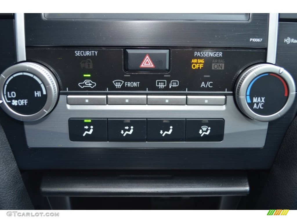 2013 Camry SE - Magnetic Gray Metallic / Black photo #31