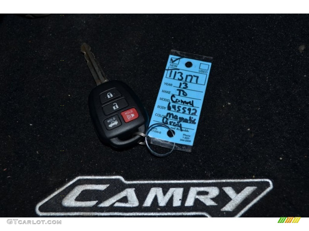 2013 Camry SE - Magnetic Gray Metallic / Black photo #38