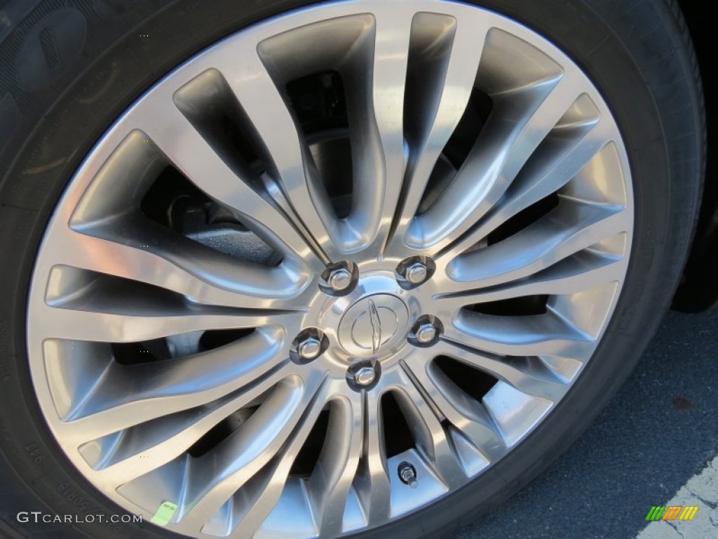 2012 Chrysler 200 Limited Sedan Wheel Photos