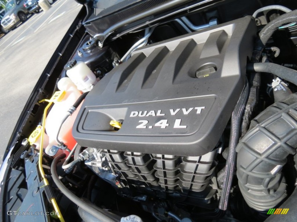 2012 Chrysler 200 Limited Sedan Engine Photos