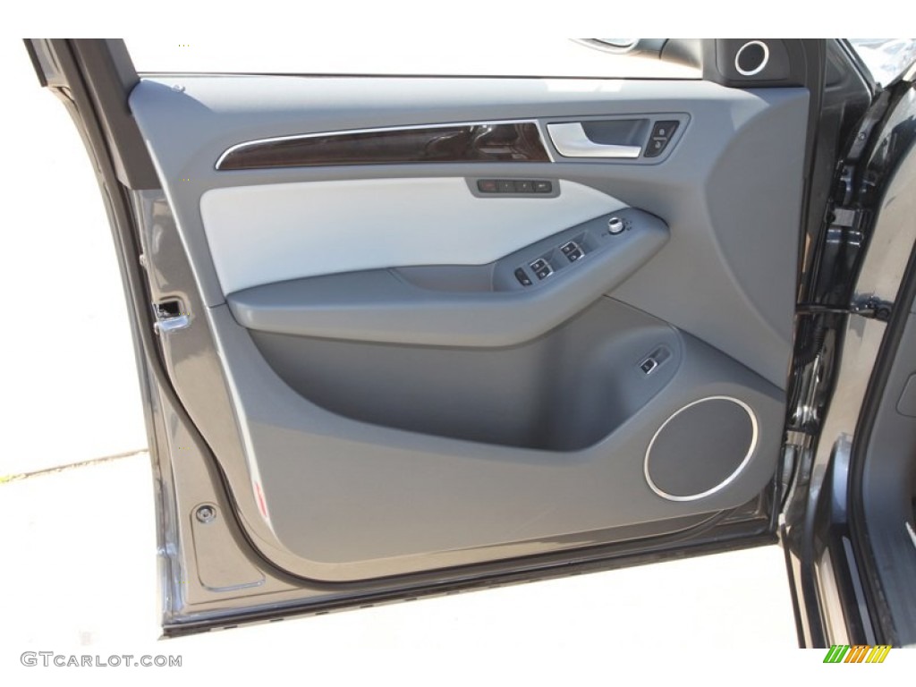 2013 Audi Q5 3.0 TFSI quattro Titanium Gray/Steel Gray Door Panel Photo #78355353