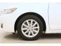 Super White - Camry XLE Photo No. 25