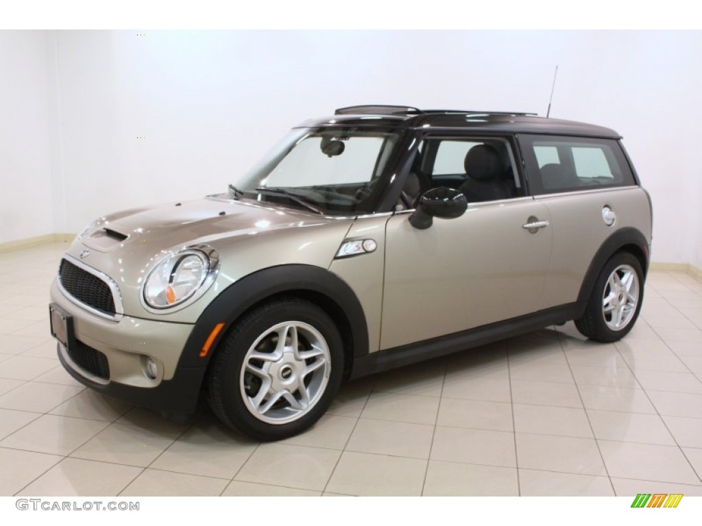 Sparkling Silver Metallic 2009 Mini Cooper S Clubman Exterior Photo #78357906