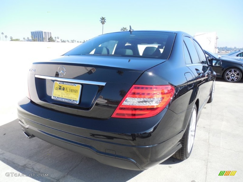 2013 C 250 Sport - Black / Black photo #4