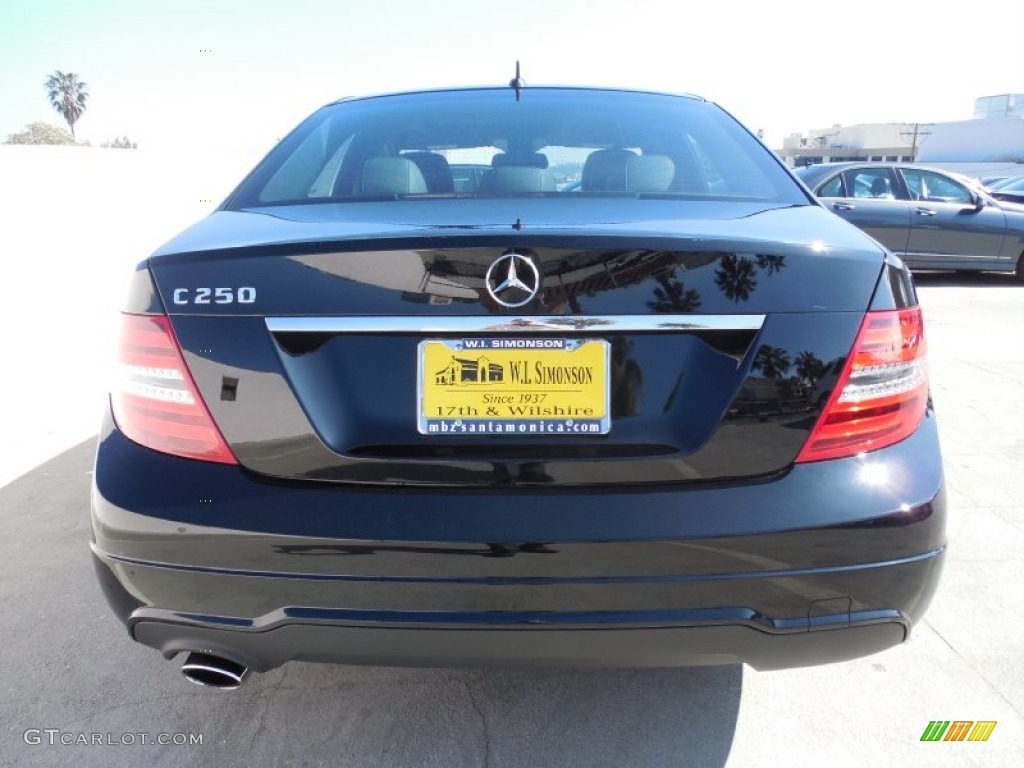 2013 C 250 Sport - Black / Black photo #5