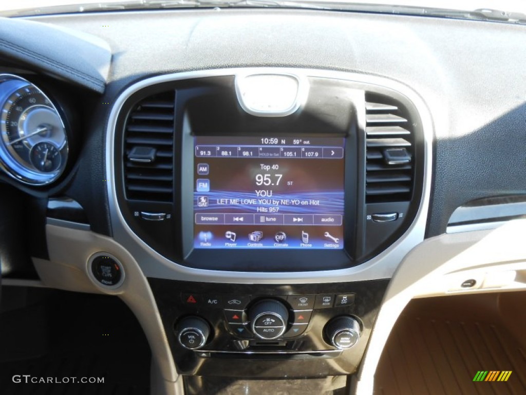 2012 Chrysler 300 Standard 300 Model Controls Photo #78360088