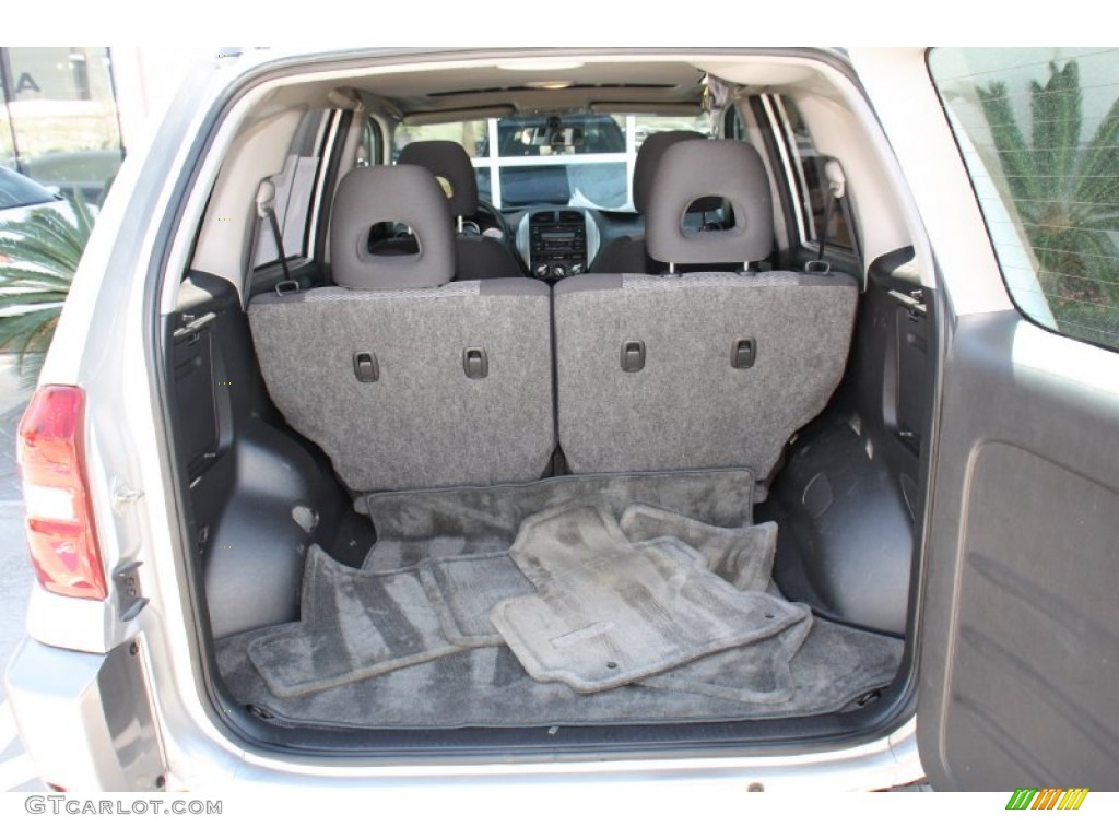 2004 Toyota RAV4 Standard RAV4 Model Trunk Photo #78360306