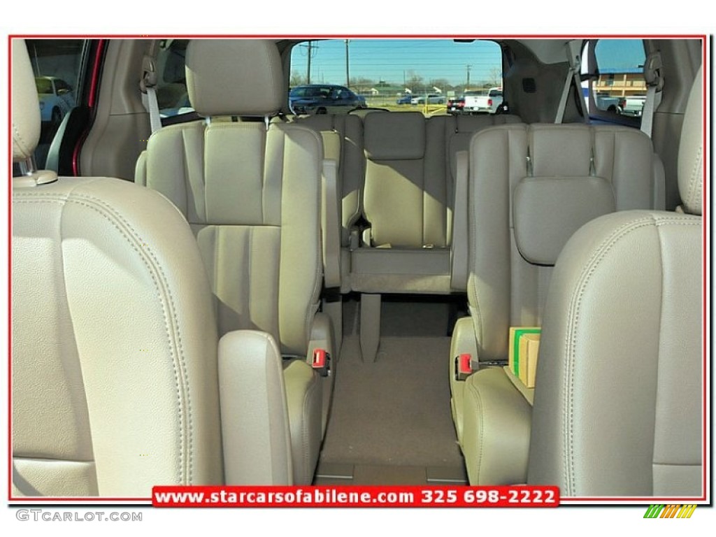 2013 Town & Country Touring - Deep Cherry Red Crystal Pearl / Dark Frost Beige/Medium Frost Beige photo #18
