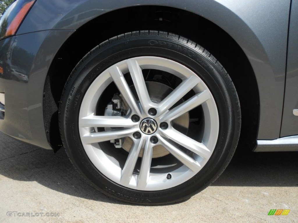 2013 Volkswagen Passat TDI SEL Wheel Photo #78362302