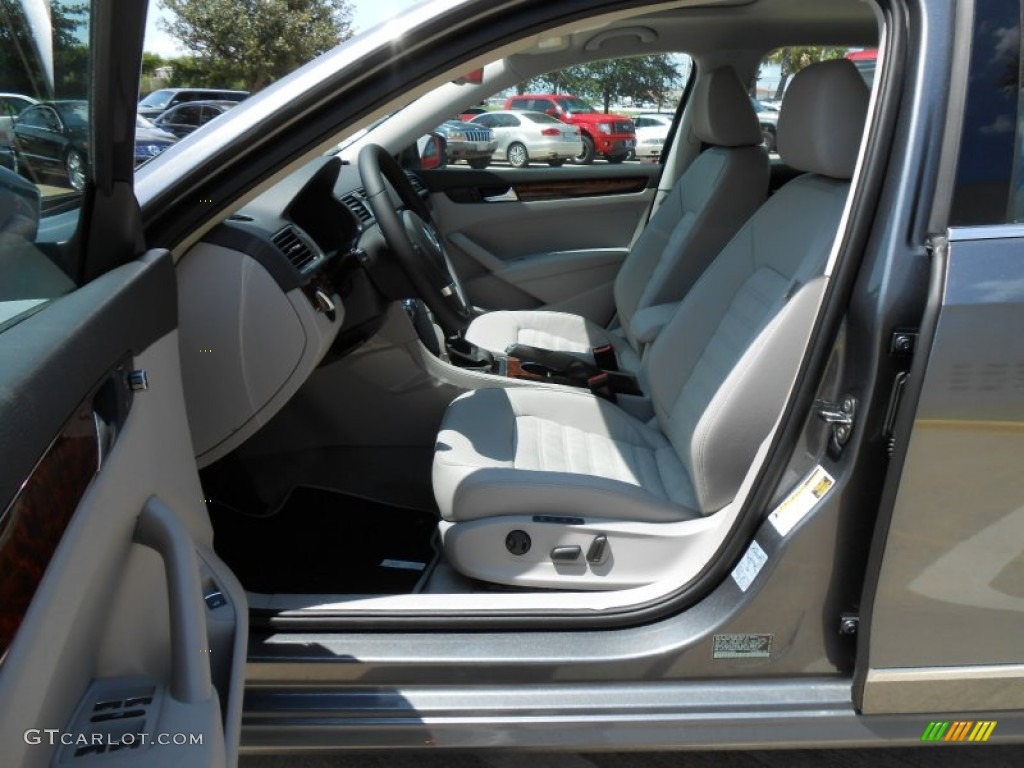 Moonrock Gray Interior 2013 Volkswagen Passat TDI SEL Photo #78362325