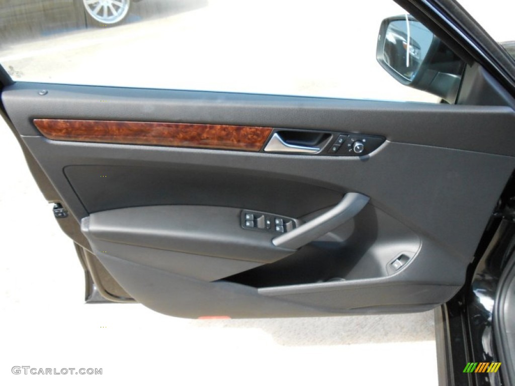 2013 Volkswagen Passat TDI SEL Titan Black Door Panel Photo #78362588
