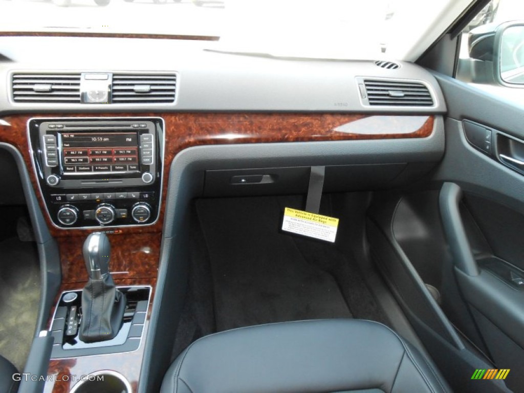 2013 Volkswagen Passat TDI SEL Titan Black Dashboard Photo #78362646