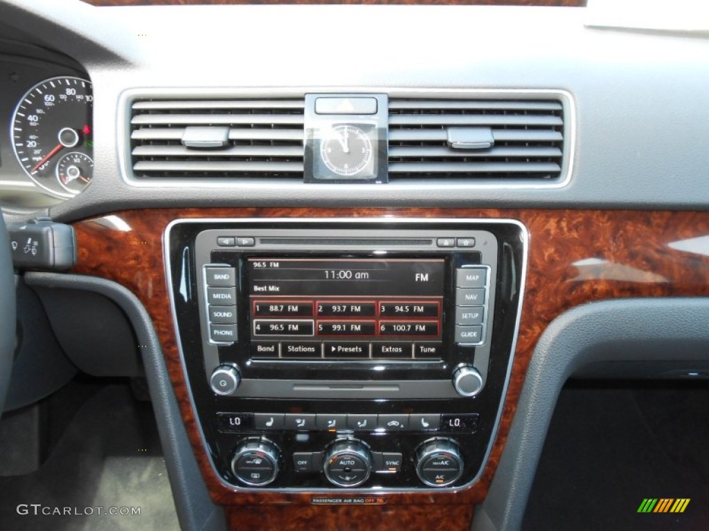 2013 Volkswagen Passat TDI SEL Controls Photo #78362670