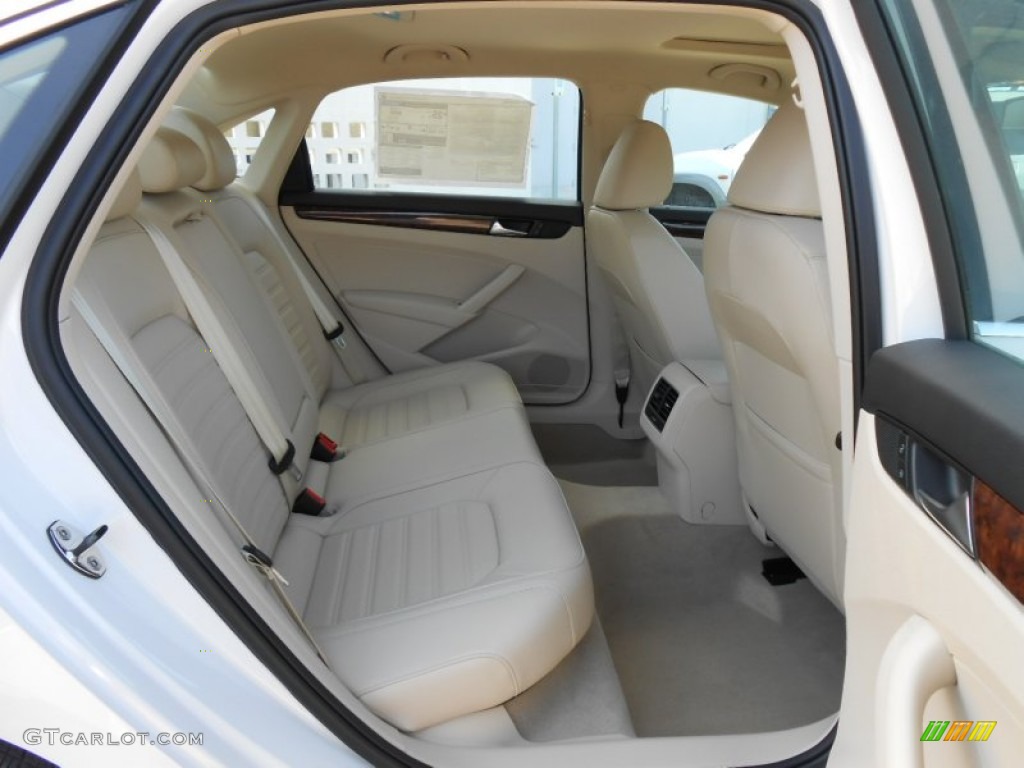 2013 Volkswagen Passat 2.5L SEL Rear Seat Photo #78362953