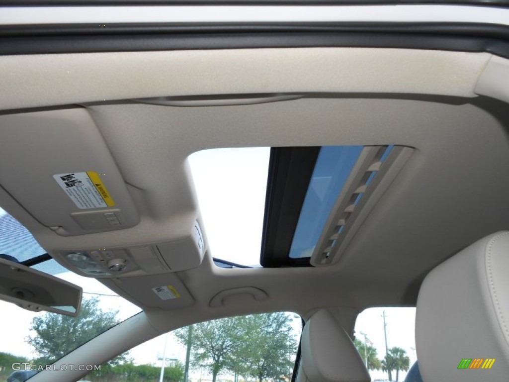 2013 Volkswagen Passat 2.5L SEL Sunroof Photos