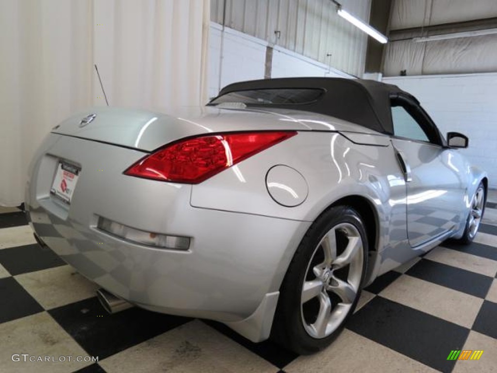 2008 350Z Touring Roadster - Silver Alloy / Charcoal photo #22