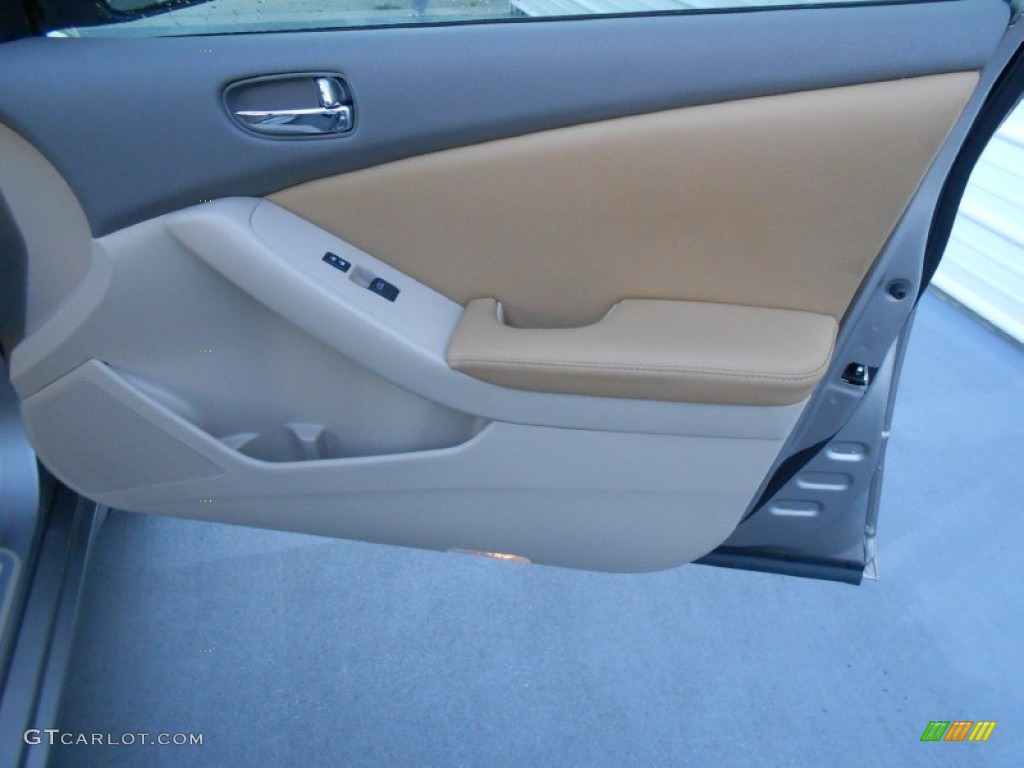 2012 Nissan Altima 2.5 S Blonde Door Panel Photo #78365388