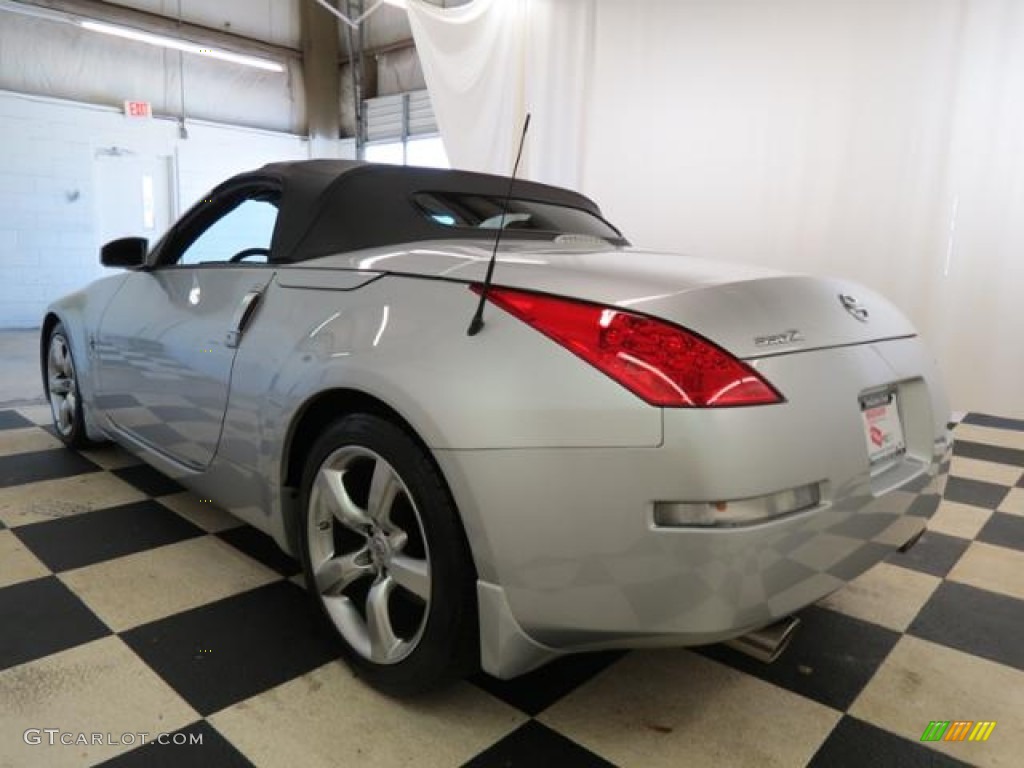 2008 350Z Touring Roadster - Silver Alloy / Charcoal photo #24