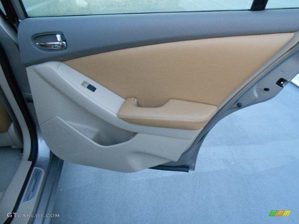 2012 Nissan Altima 2.5 S Blonde Door Panel Photo #78365430