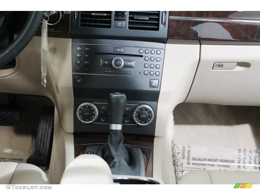 2010 GLK 350 4Matic - Jade Green Metallic / Almond/Black photo #11