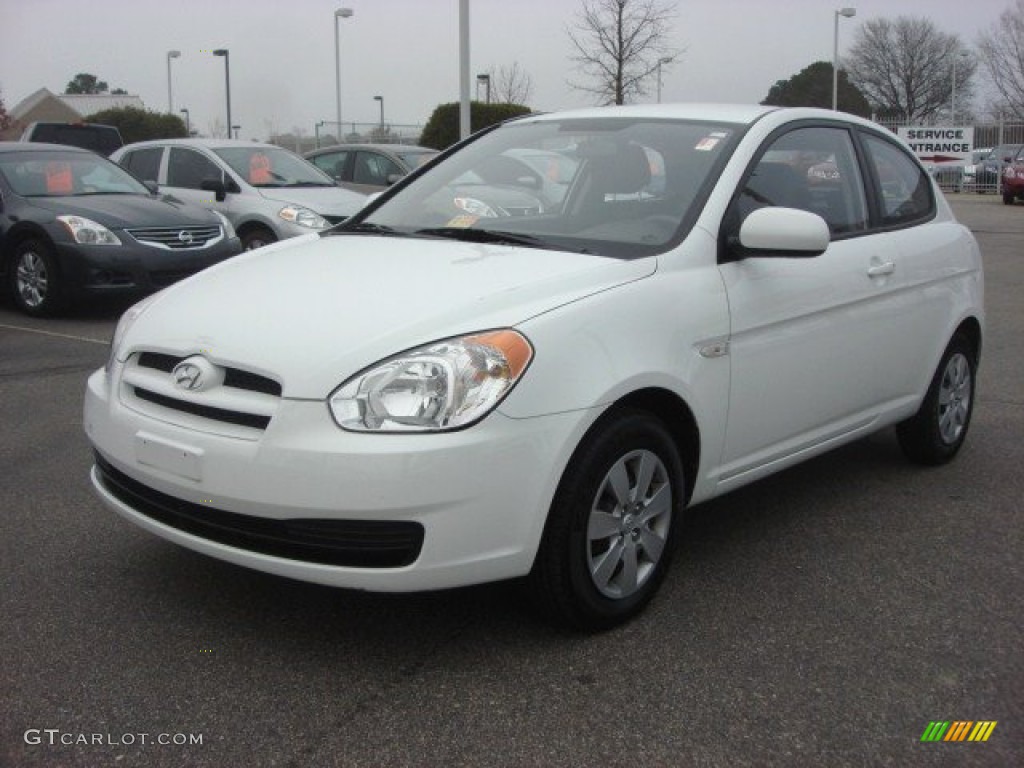 2011 Hyundai Accent GL 3 Door Exterior Photos