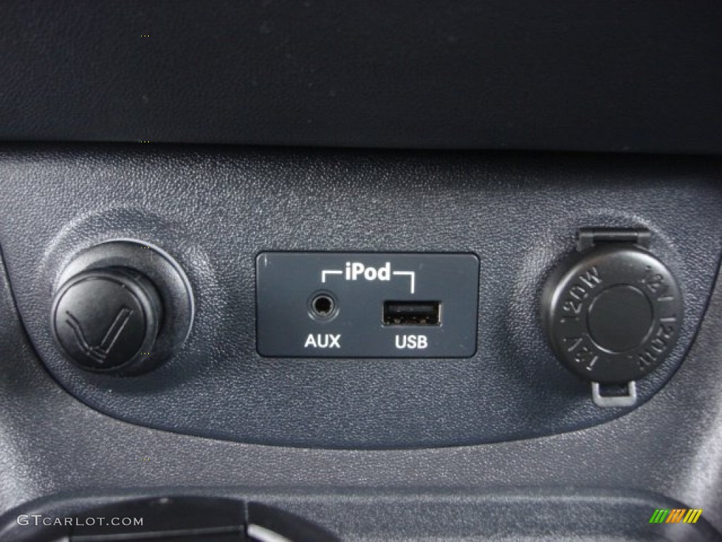 2011 Hyundai Accent GL 3 Door Controls Photo #78367373