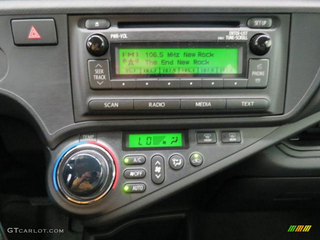 2013 Toyota Prius c Hybrid One Controls Photo #78368976