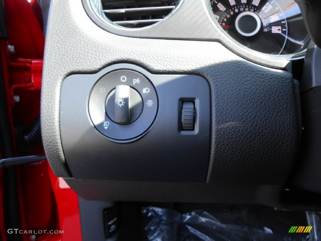 2014 Ford Mustang GT/CS California Special Coupe Controls Photo #78369864