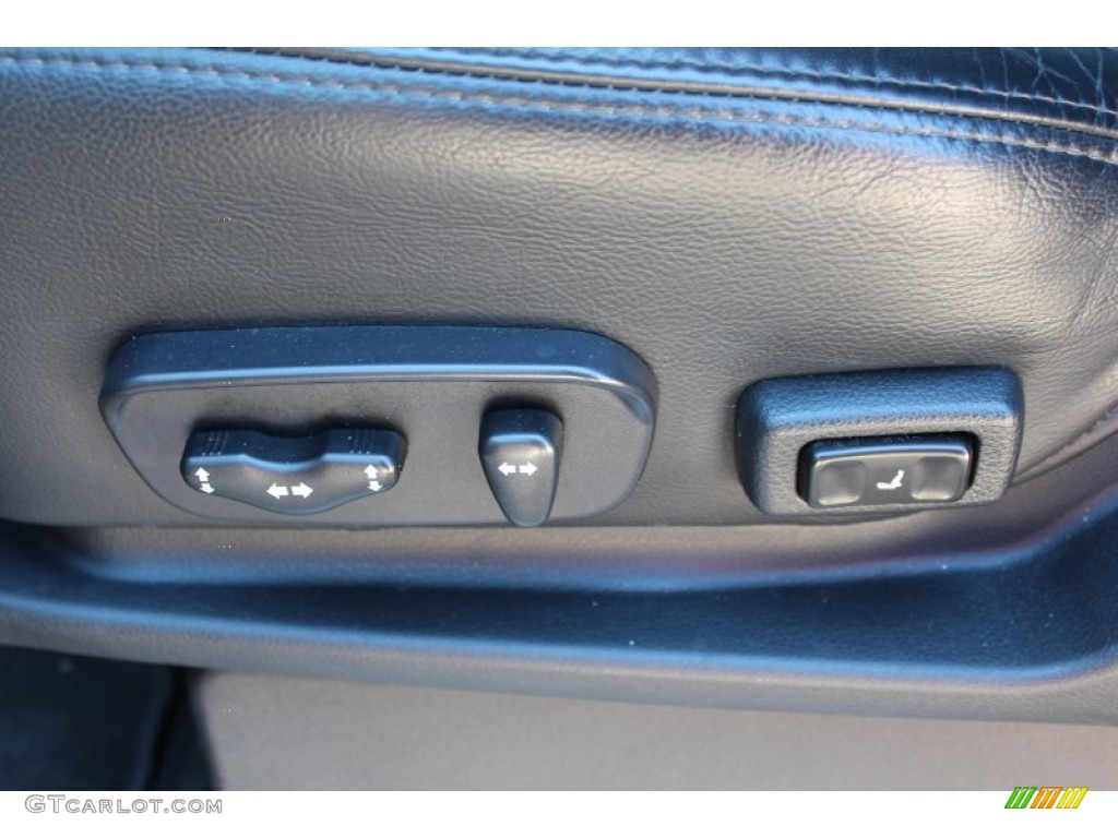 2010 Infiniti QX 56 Controls Photo #78372606