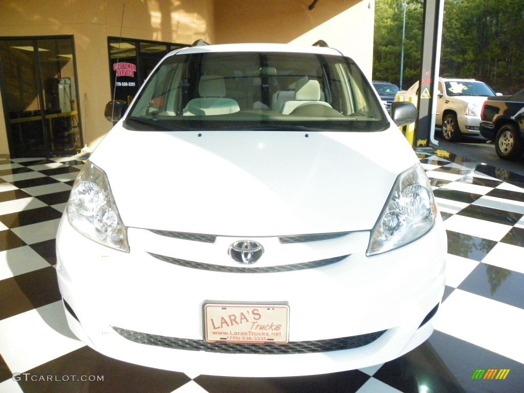 2008 Sienna CE - Natural White / Fawn photo #2
