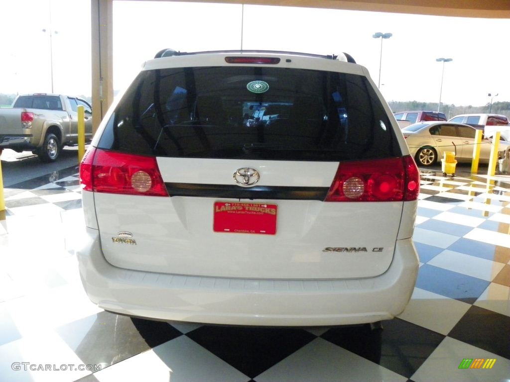2008 Sienna CE - Natural White / Fawn photo #5