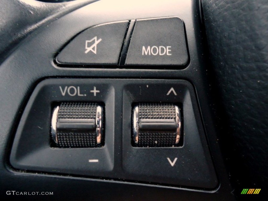 2010 Suzuki Kizashi SE Controls Photo #78379847