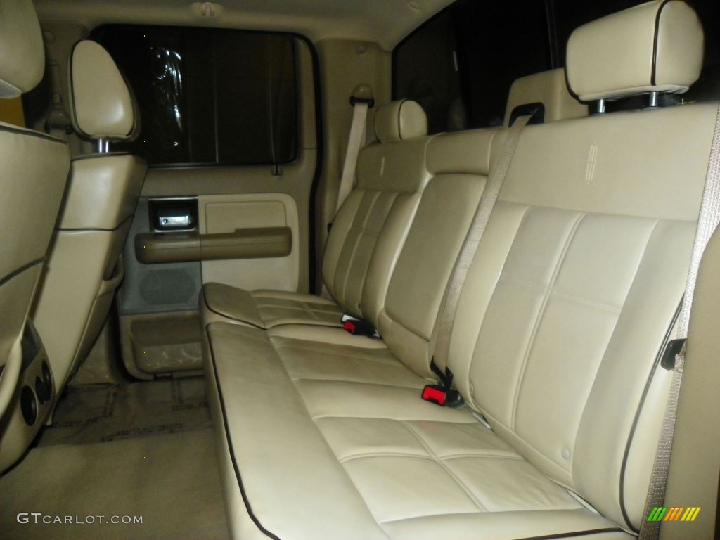 Light Parchment Interior 2006 Lincoln Mark LT SuperCrew 4x4 Photo #78380259