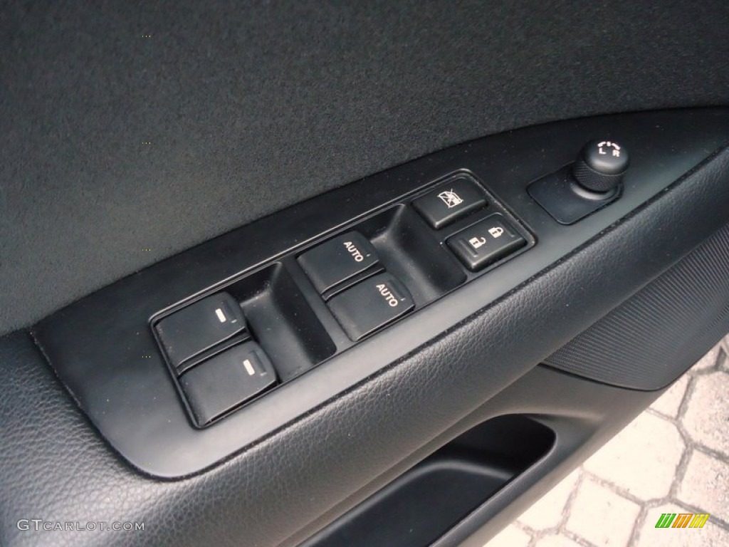 2010 Suzuki Kizashi SE Controls Photo #78380954