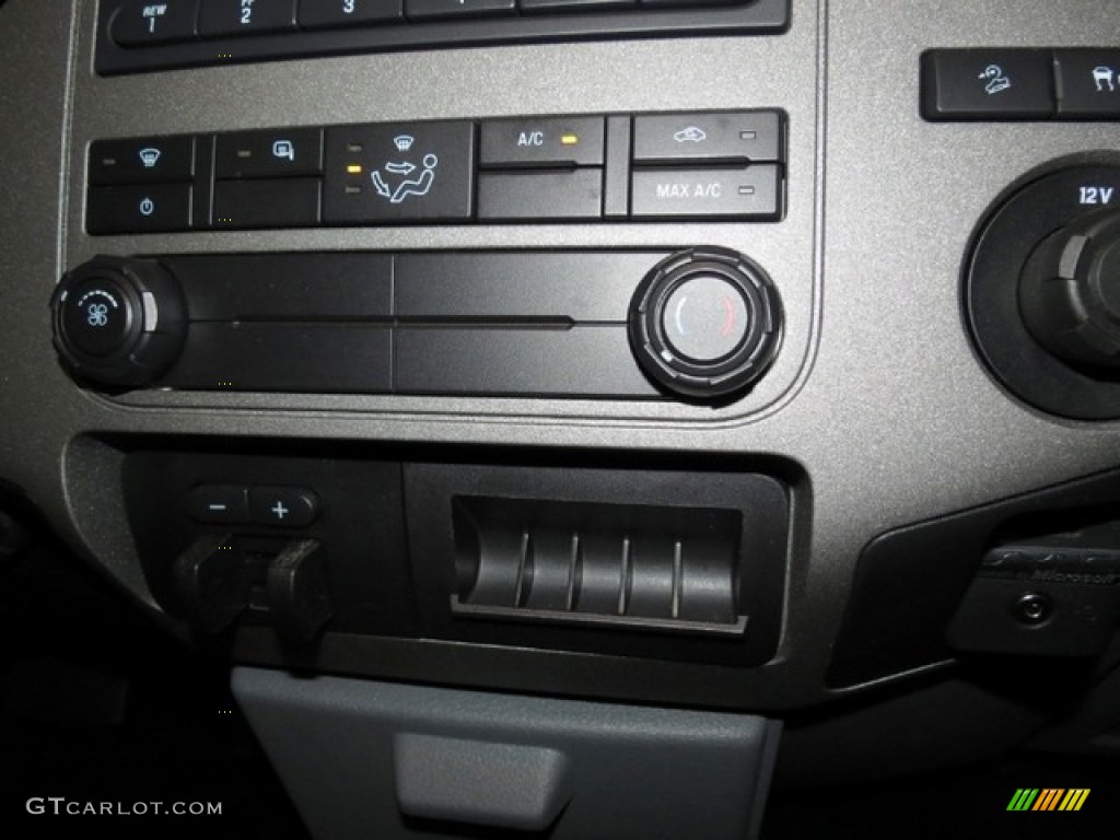 2012 Ford F250 Super Duty XLT Crew Cab 4x4 Controls Photo #78385406