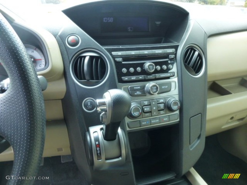 2012 Honda Pilot EX 4WD Controls Photo #78385604