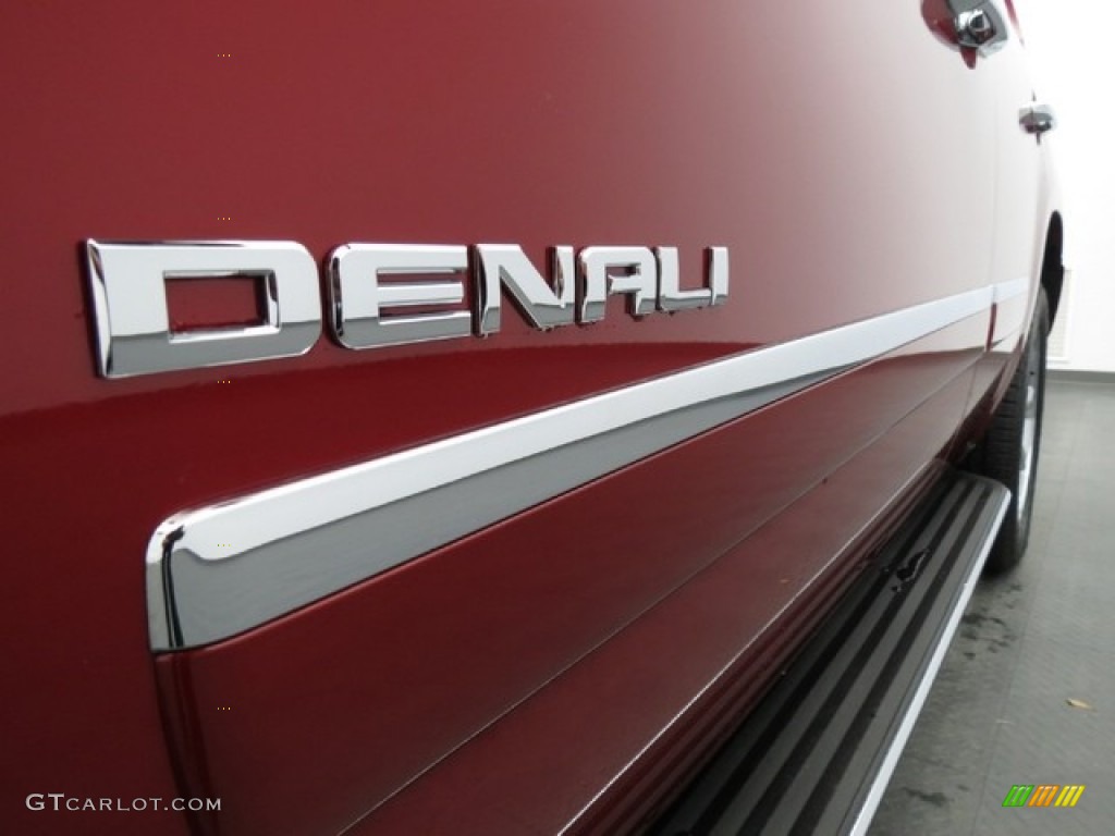 2012 GMC Yukon Denali Marks and Logos Photo #78386420