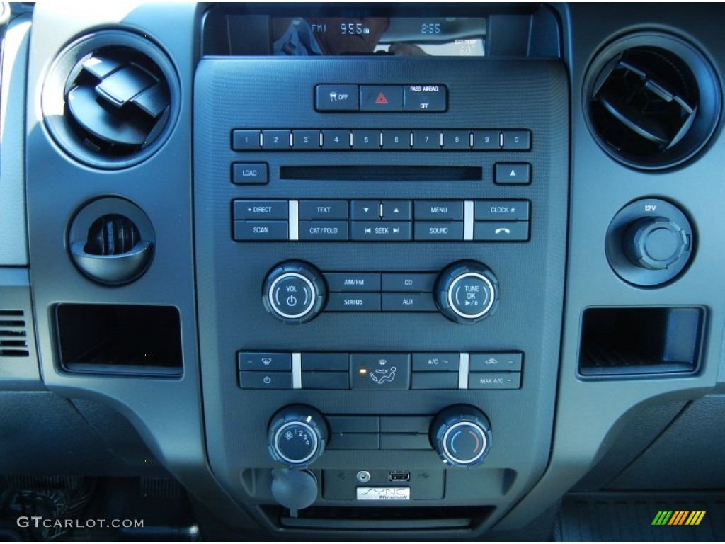 2013 Ford F150 XL SuperCab Controls Photo #78388010