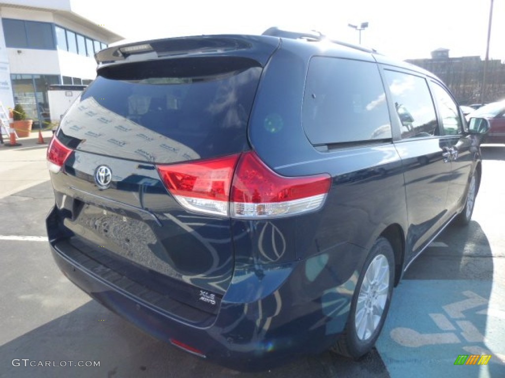 2011 Sienna Limited AWD - South Pacific Blue Pearl / Light Gray photo #3