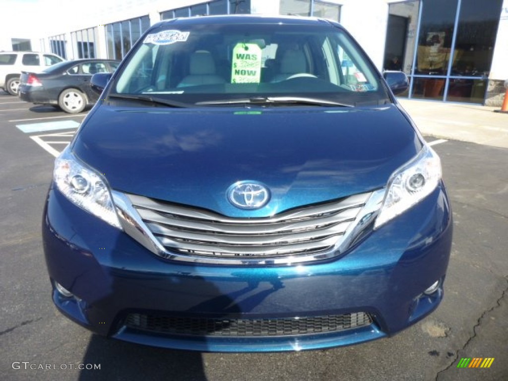 2011 Sienna Limited AWD - South Pacific Blue Pearl / Light Gray photo #8